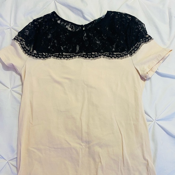 Pink and lace t-shirt - Picture 1 of 2
